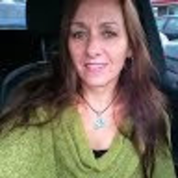 Meet your Posher, Cathy - Picture 1 of 1